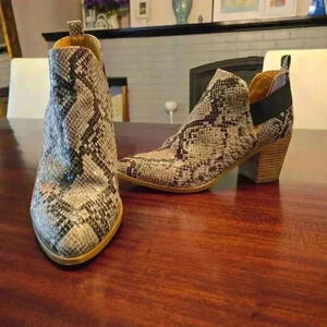 Dolce Vita Snakeskin Animal Print Cowboy Ankle Boot Black Taupe Size 10
